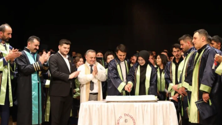 ERÜ Ziraat Fakültesi'nde mezuniyet sevinci!