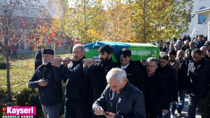 Evlerinde ölü bulunan yaşlı çiftin cenazeleri toprağa verildi