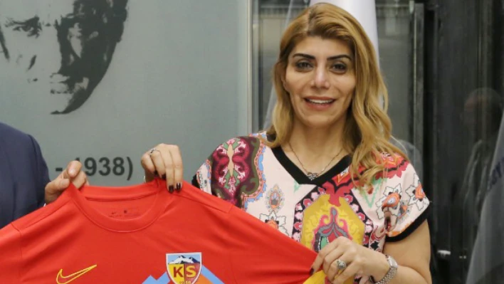 Futbolculardan Berna Gözbaşı'na destek geldi!