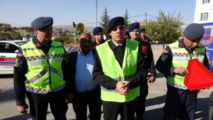 Jandarma, ölümlü trafik kazalarını önlemek için mesai harcıyor