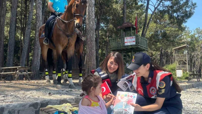 Jandarma Bilgilendirmelerde Bulunmaya Devam Ediyor!