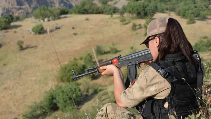 Azeri Sevinç Gök, Hakkari'de Güvenlik Korucusu!