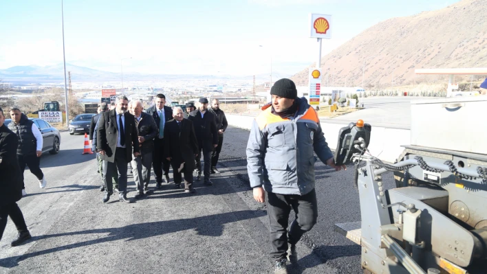Kayseri'de asfalt çalışmaları 24 saat esasına göre devam ediyor