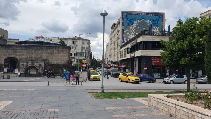 Kayseri'de bakkal ve marketler arada kaldı!