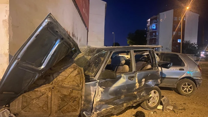 Kayseri'de Büyük Hasar Oluşturan Kaza - 1 Yaralı