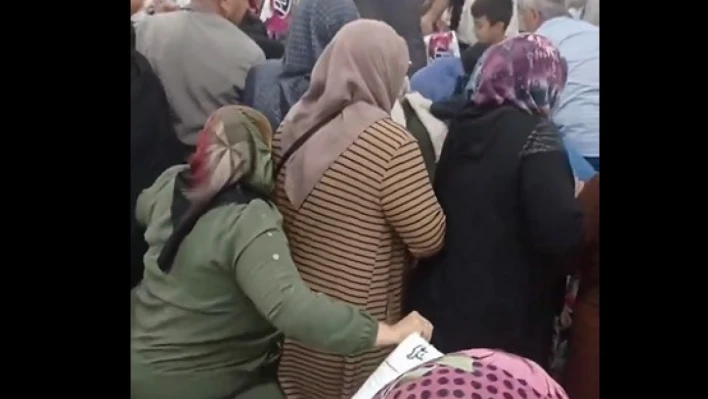 Kayseri'de Büyük İzdiham: Vatandaşlar Birbirini Ezdi!