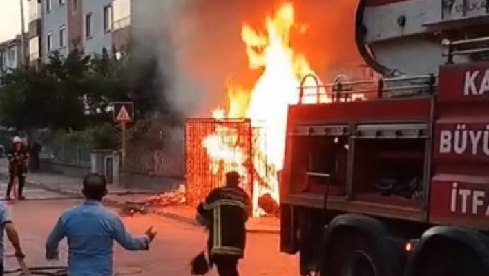 Kayseri'de döşeme dükkânı alev alev yandı!