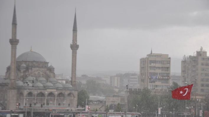 Kayseri'de sağanak etkili oldu