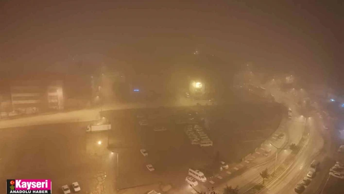 Kayseri'de sis görüş mesafesini 5 metreye düşürdü
