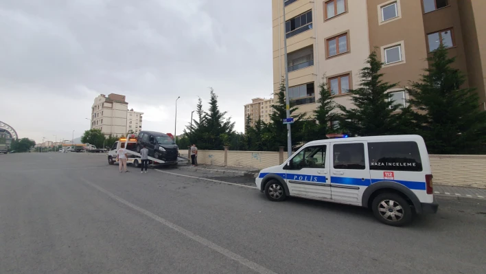 Kayseri'de Ticari Araçlar Çarpıştı! - 10 Kişi Yaralandı!