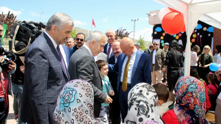 Engelli çocuklar için hobi bahçesi kuruldu 