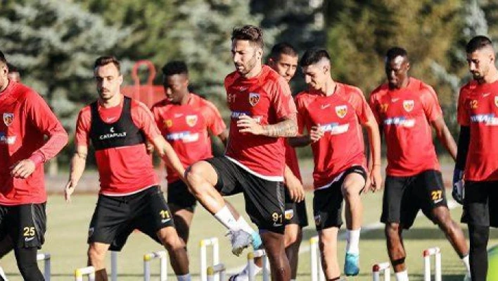 Kayserispor'da 31 futbolcunun lisansı çıktı