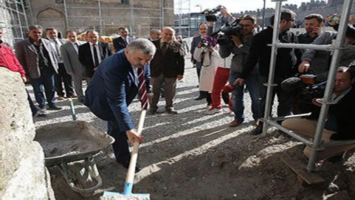 Başkan Çelik, 'Kayseri Kalesi Mayıs Ayında Açılacak' 