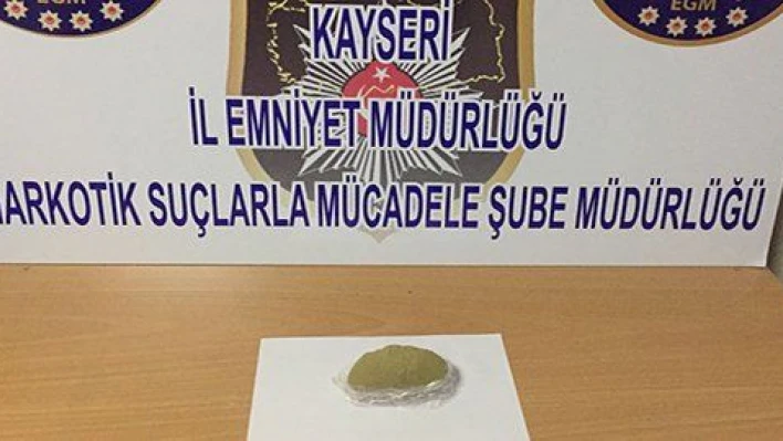 17 Nolu Bagajdan 160 Gram Esrar Ele Geçiridi