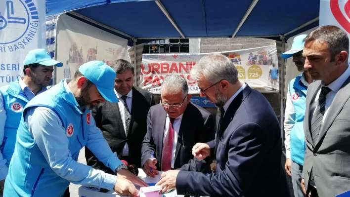 Başkan Büyükkılıç, vekalet yoluyla kurban bağışladı