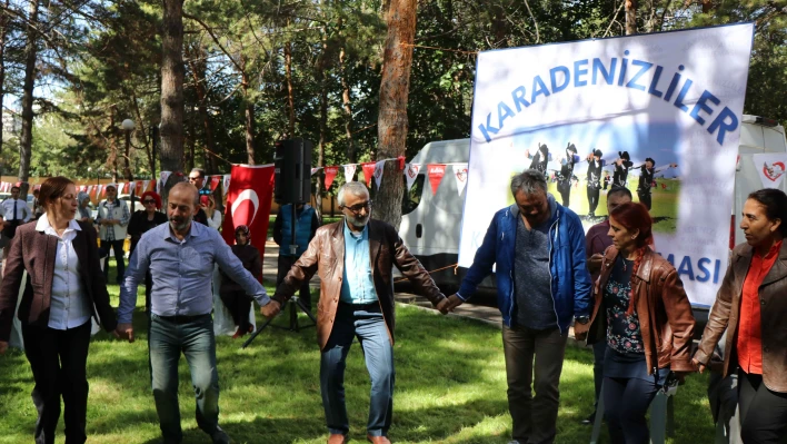 Kayseri'de yaşayan Karadenizliler kahvaltıda buluştu 