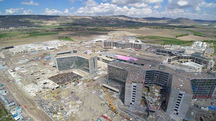 Şehir Hastanesi'nin açılışında bir gecikme daha