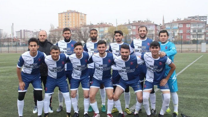 1. Amatör Küme: Yeni Esenspor-Büyüleyenspor: 4-0