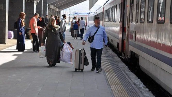 Doğu Ekspresi'nde bayram yoğunluğu