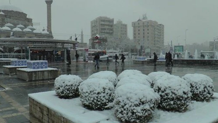  Mart karı Kayseri'yi beyaza bürüdü