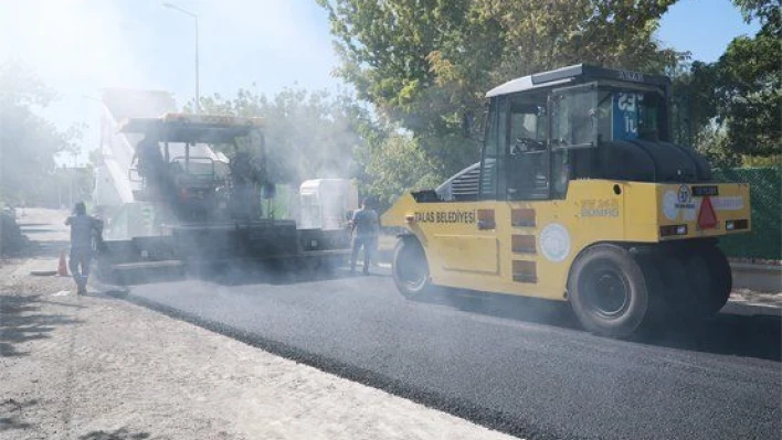 Talas'ta asfalt çalışmaları devam ediyor