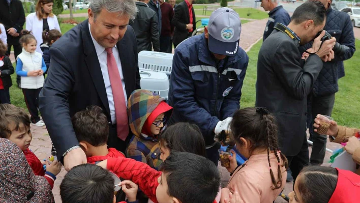 Başkan Palancıoğlu, minik öğrencilere hayvan sevgisini anlattı 