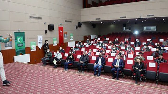 Develi Belediyesi personeline Madde Bağımlılığı Semineri