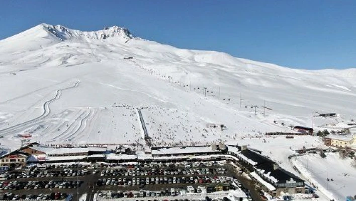 Erciyes'te hafta sonu yoğunluğu