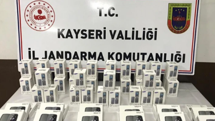 İşyerinde kaçak cep telefona gözaltı