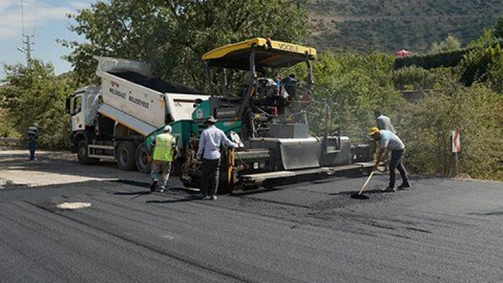 Melikgazi'de asfalt çalışmaları devam ediyor