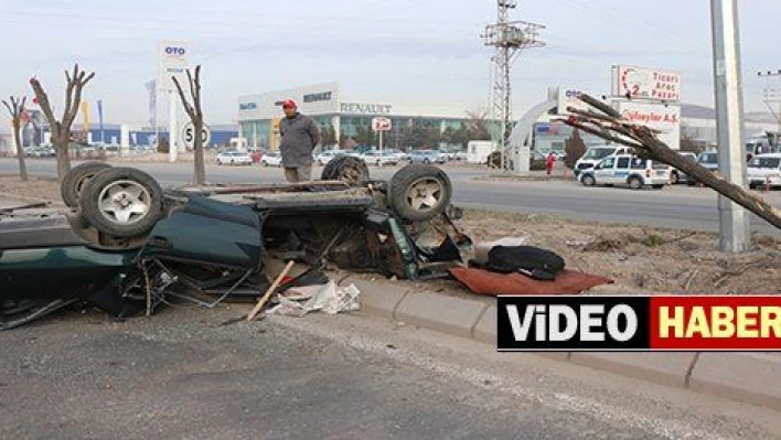 Hurdaya dönen otomobilden yaralı kurtuldu 