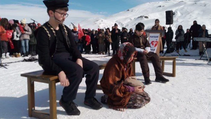 Öğrenciler 'vatan sevgisi' için yürüdü