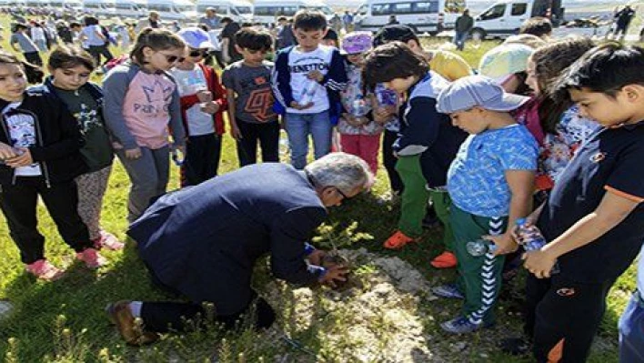 Büyükşehir Kayseri'yi yeşillendiriyor