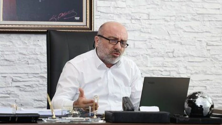 KAYÜ Rektörü Prof. Dr. Karamustafa, uzaktan eğitim sistemiyle öğrencilerle buluştu