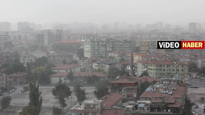 Kayseri'yi toz bulutu kapladı