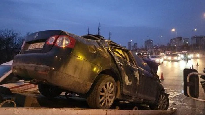 Kontrolden çıkan otomobil kanala uçtu: 2 yaralı