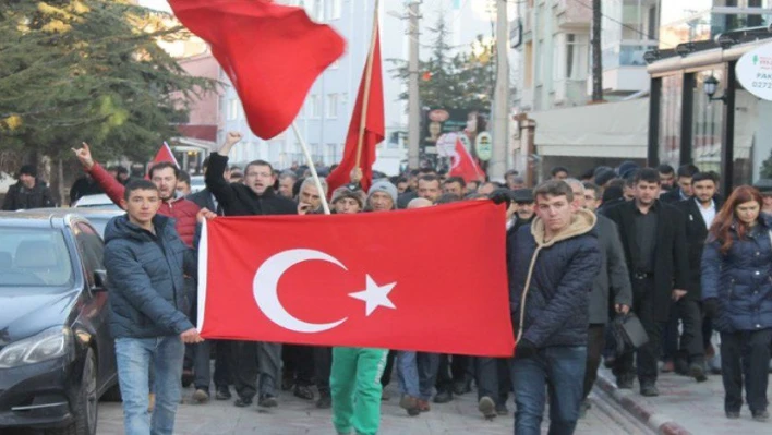 Kayseri'deki terör saldırısına tepkiler çığ gibi büyüyor