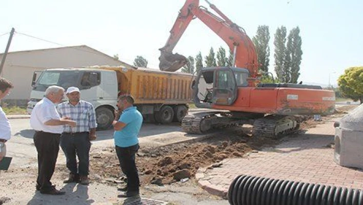 İncesu'da yağmur ve kar suyu tahliye kanalı yapım çalışması başladı 