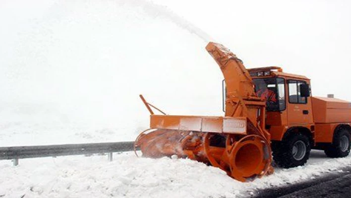 Erciyes'te kar etkili oluyor