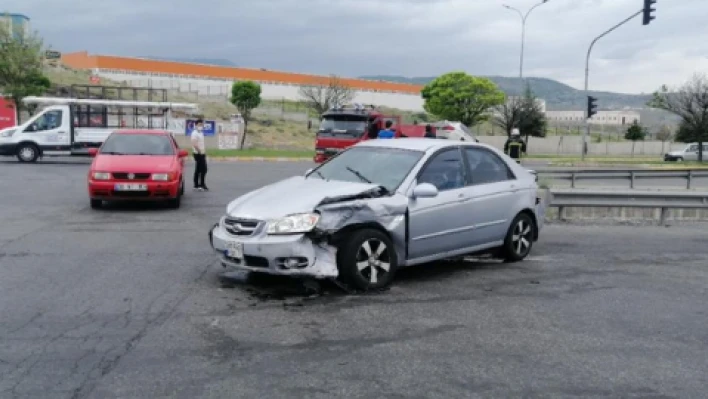 Kontrolsüz araç kazaya neden oldu