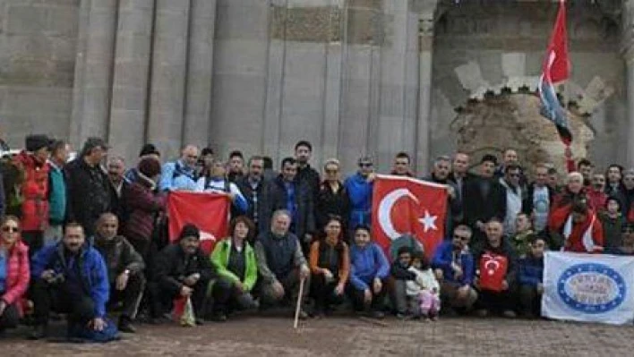 Bünyan  Sultanhanı Köyü'nde Heyet-i Temsiliye'yi Karşılama