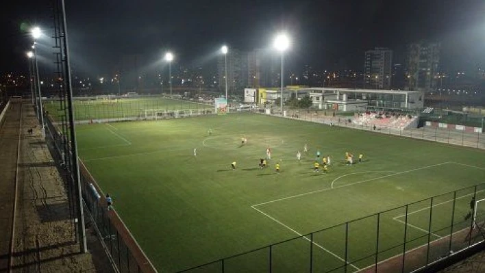 Kayseri 'de amatör liglerde gece maçları oynandı