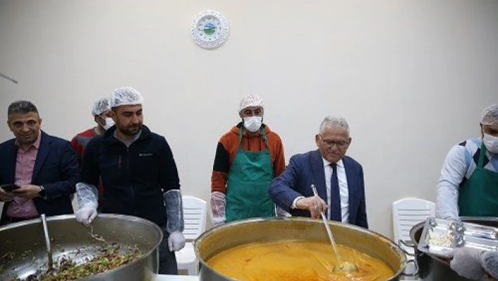 Başkan Büyükkılıç, 'Gönül Sofrasını' İncesu'da kurdu