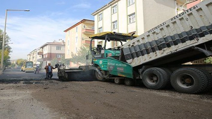 Tacettin Veli Mahallesi'nde 2 bin 200 ton asfalt kullanıldı 