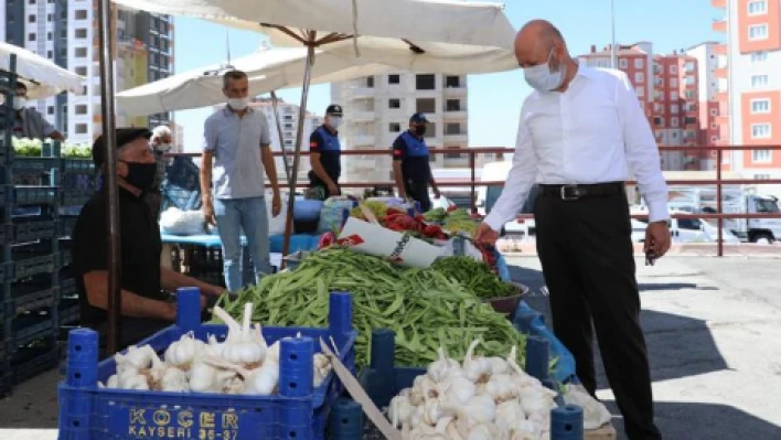 Başkan Çolakbayrakdar pazar yerinde denetimde 