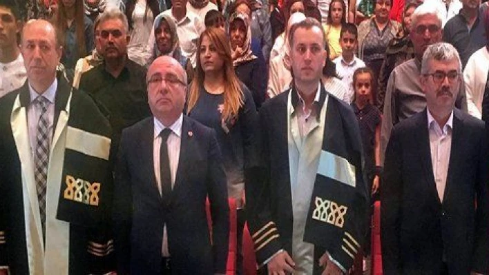 ERÜ Mustafa Çıkrıkçıoğlu Meslek Yüksekokulu yeni mezunlarını verdi 