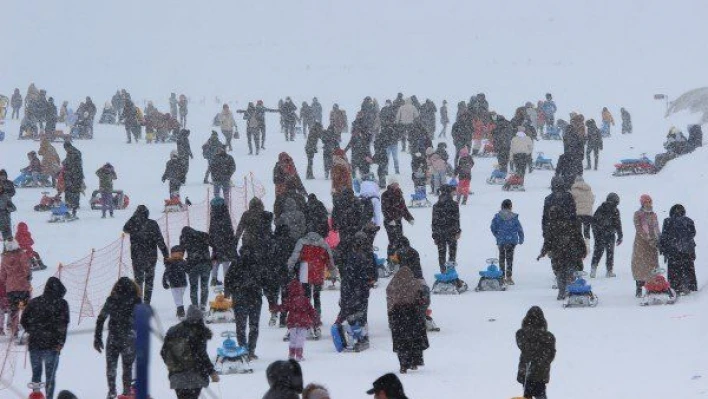 Erciyes'te hafta sonu yoğunluğu