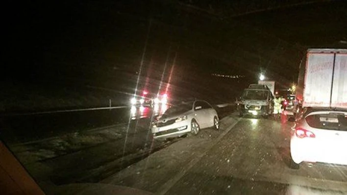 Kayseri'de zincirleme trafik kazası: 13 yaralı 