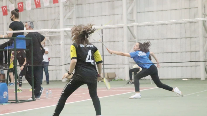 Talas'ta Badminton heyecanı başladı