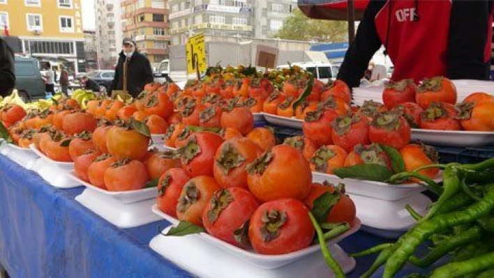 Yaş hurma tezgahlardaki yerini aldı